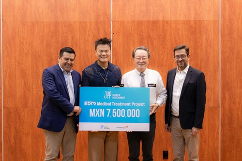 JYP・パク・ジニョン、メキシコの難病の子供たちのために5億5000万ウォンを寄付