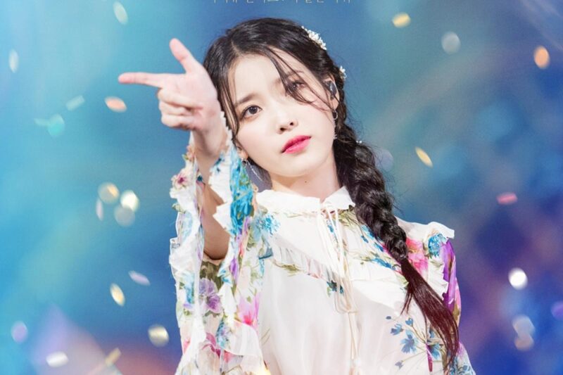 IU、18年ぶりの…「お相手」を公開