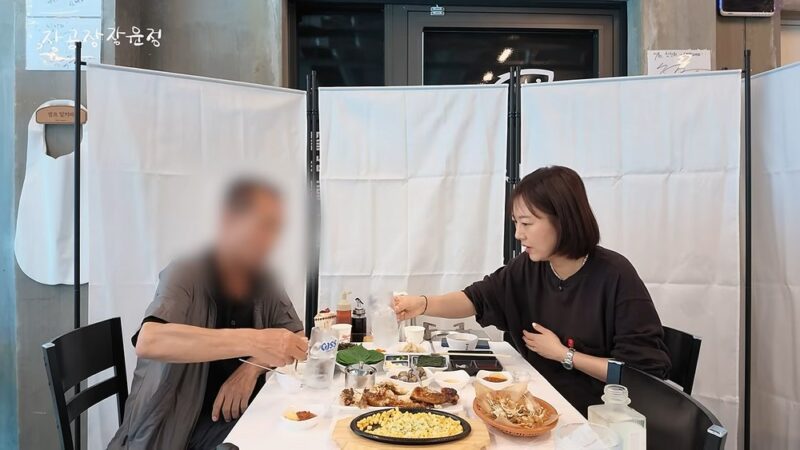 母の詐欺容疑の真実…張潤貞の父親が自ら登場「娘の正体を明かしたことは一度もない→ファンカフェ会長を務めることも」