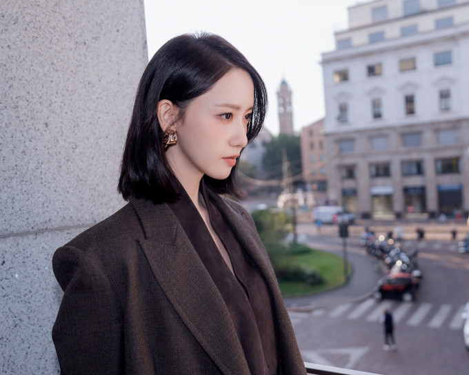 イム・ユナ、ミラノを魅了した圧倒的なエレガンス