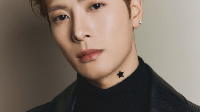 GOT7ジャクソン、(G)I-DLEウギとの長年の熱愛説を否定「現在は独身であり仕事が最優先」