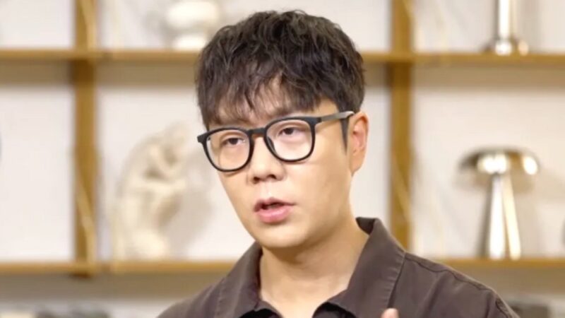 「中度原作者」イナクジュン、突然の「網膜剥離」→目手术4回。「視野の半分を失う」(『若者へ』)