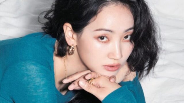 父親の詐欺事件に巻き込まれた人気女性歌手、共犯者として告発された悲劇の真相とは