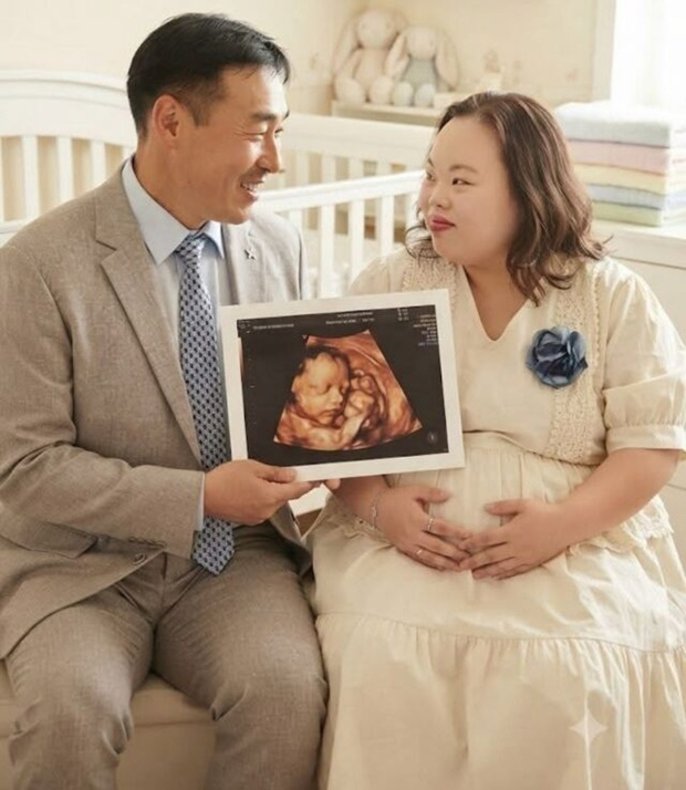 チョ・ヨンナムの妻ソ・ウネ、妊娠説を否定「子供は持たないと合意済み」