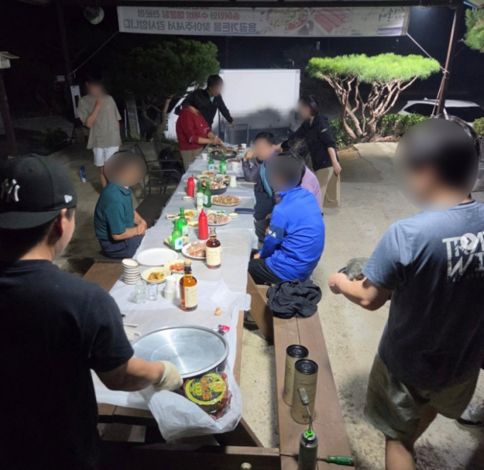 キム・デホ、秋夕の「祭祀なし」写真がネットで物議！家族の集まりを巡る多様な視線