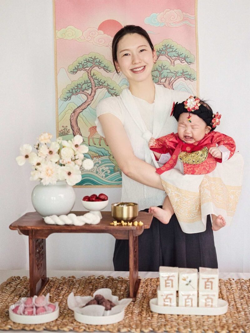 夫が海外勤務のため、一人で出産・百日祝いをこなした芸能人妻