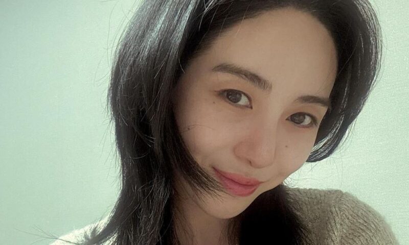 「親姉の暴露→母が心停止」クォン・ミナ、警察を攻撃した後急きょアカウント削除…一体何があった？