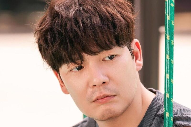 俳優カン・ウンタク、悲報を伝える…ファン・シネも「涙」