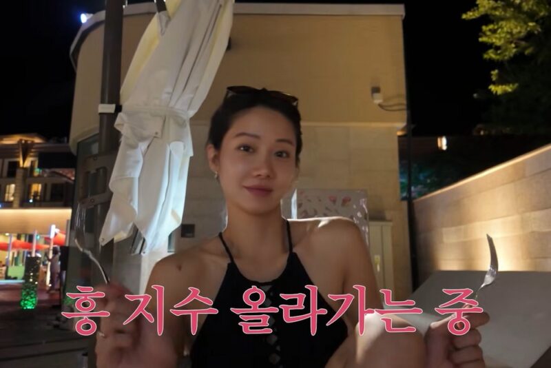 「シングルマザー」ハン・グル、双子の兄妹を初公開→母親に似た顔立ちに注目「かわいく見てください」
