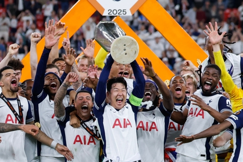 「韓国サッカーのレジェンド」ソン・フンミン、再び称賛の嵐…英メディア「トッテナムを去った29選手、SONはまさに伝説」