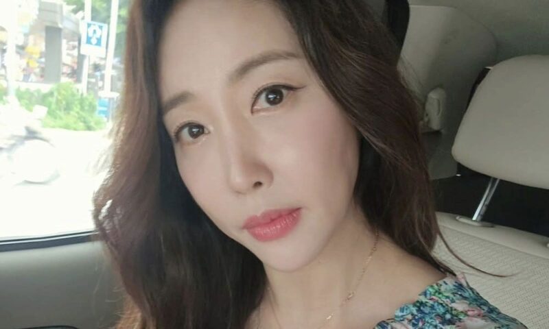 「不倫疑惑」の속에서1심패소…10개월만에 무대 복귀 "신중하지 못한 탓"