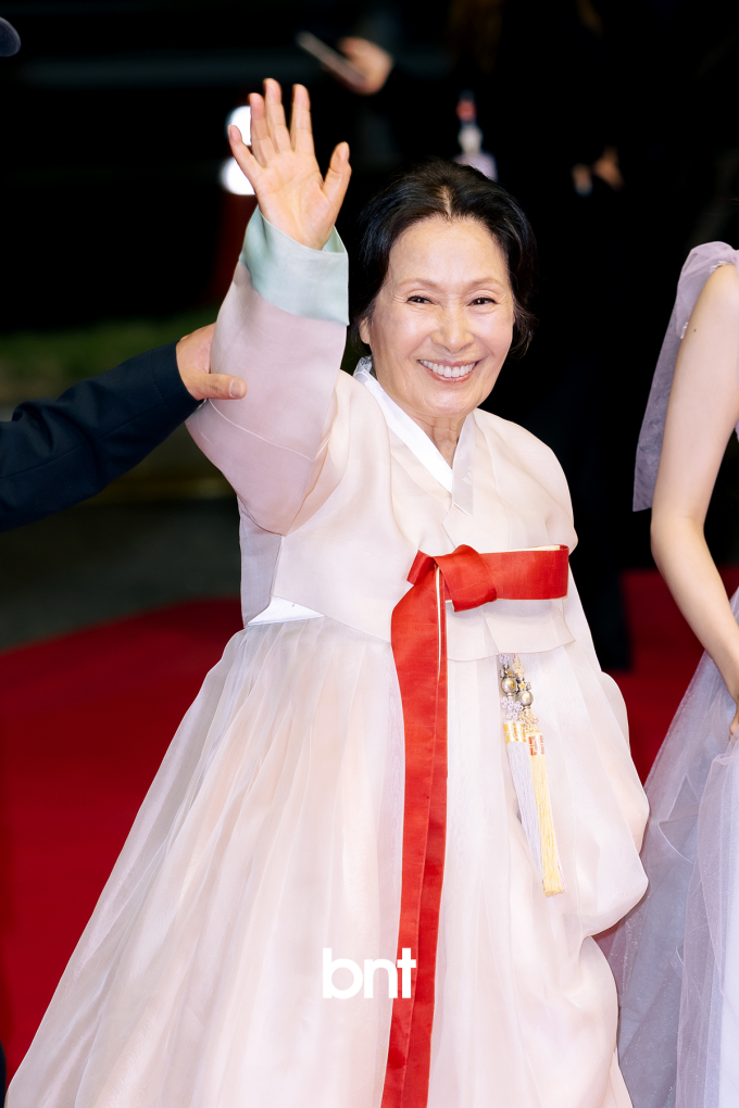 俳優キム・ヘジャ、釜山国際映画祭での様子に健康不安の声…ドキュメンタリーで語った真意とは