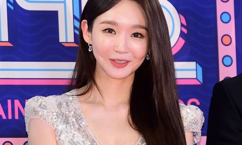 DAVICHIカン・ミンギョン、ファンカメラ発言の波紋をライブ配信で釈明「誤解が生じた背景」