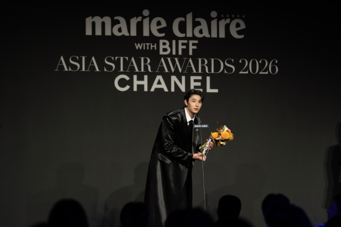キム・ジェウォンがマリ・クレール アジアスターアワードで「ライジングスター賞」を受賞