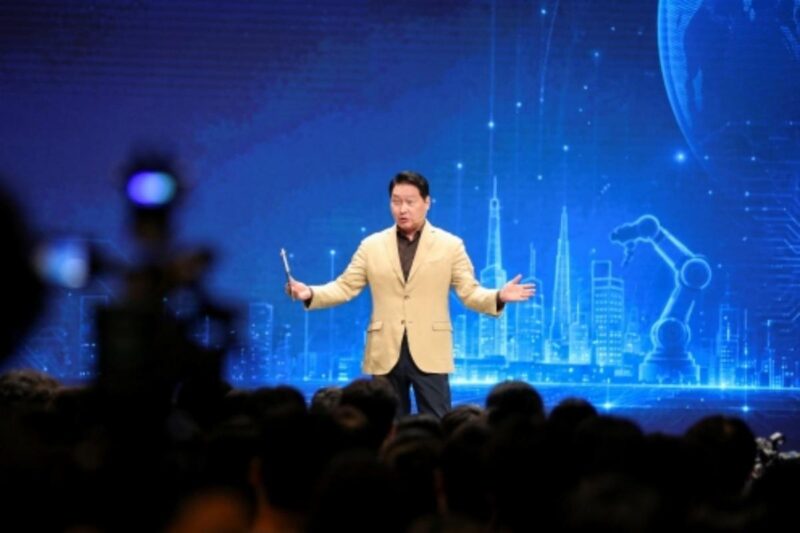 SKチェ・テウォン会長が自ら動いた…業界が注視