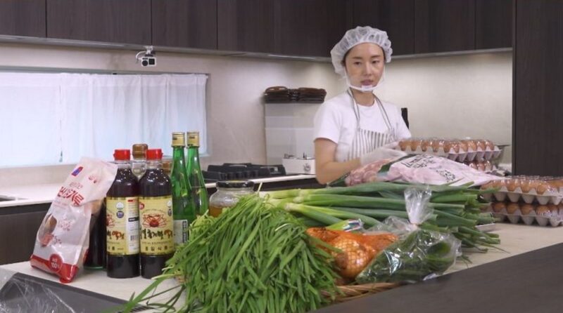 医師と交際中の李정현、正体隠して変装し100人分料理…「食材50kg、ストレス解消」（『편스토랑』）