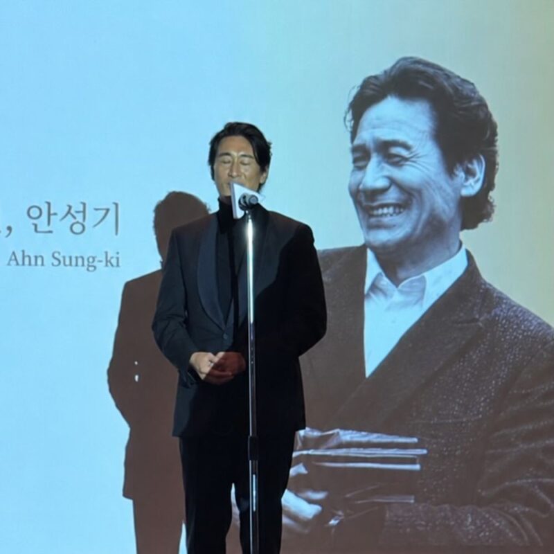 신현준, 고 안성기 씨 사망 9개월 후 속내 털어놔…“정말 보고 싶다”