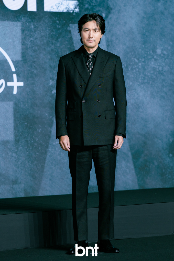 俳優チョン・ウソン、所属事務所「アーティストカンパニー」の社内取締役を辞任。持ち株比率は維持、私生活の騒動を経た今後の活動に注目