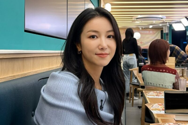 ’39세’ 김옥빈, 결혼 10개월 만 임신 발표하더니…아기방 꾸미는 ‘예비맘’ 일상 