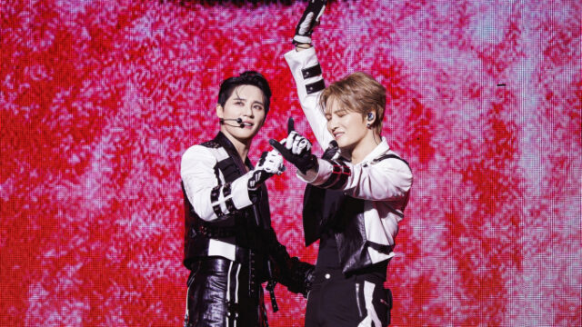 ジェジュンとジュンスのユニット「JX」アジアツアー開幕、2年ぶりのステージでファンを魅了