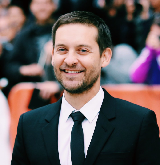 スパイダーマン俳優トビー・マグワイア、元妻の再婚式で司式者に　ハリウッド流の新しい家族の形
