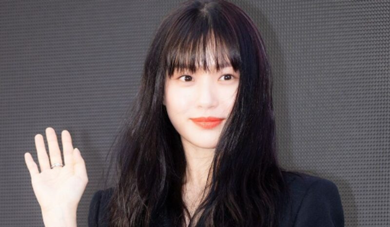 コ・ミンシ「学暴疑惑一切ない」1年ぶり復帰へ動くも…公の場は依然「姿見せず」