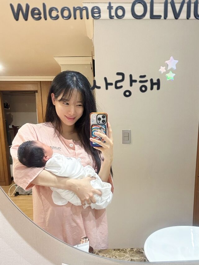 元チアリーダークイーンのキム・ハンナが男児出産を報告！結婚1年目で母になった感動の心境