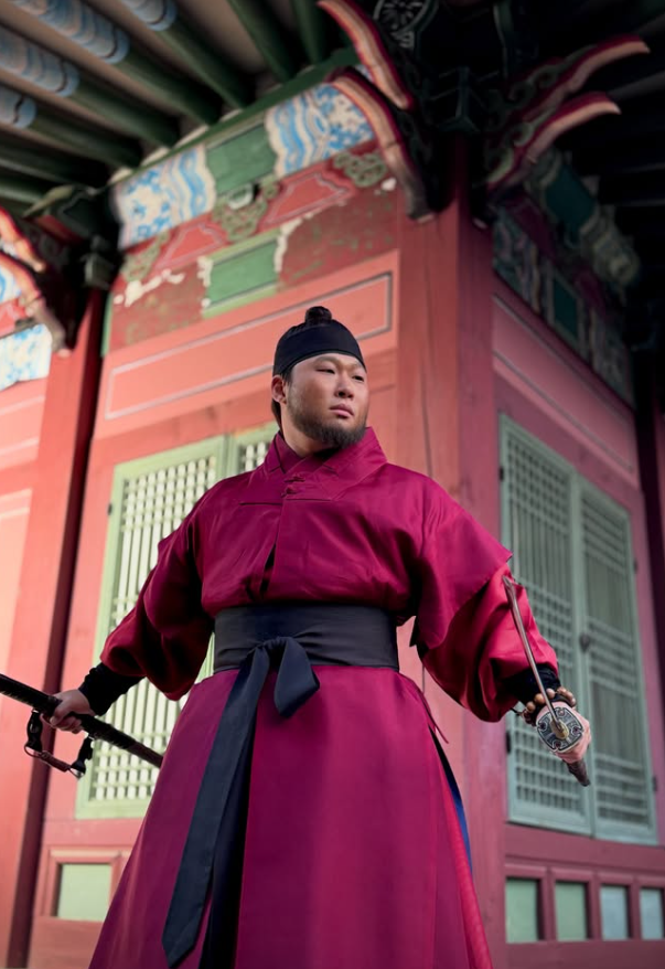 ラッパーSwings、時代劇ドラマで武士役に挑戦！「カピバラ似」イジりにSNSでユーモアあふれる反応
