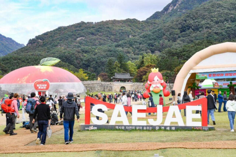 山も美しく、リンゴ祭りの活気も楽しめる「秘密の街」