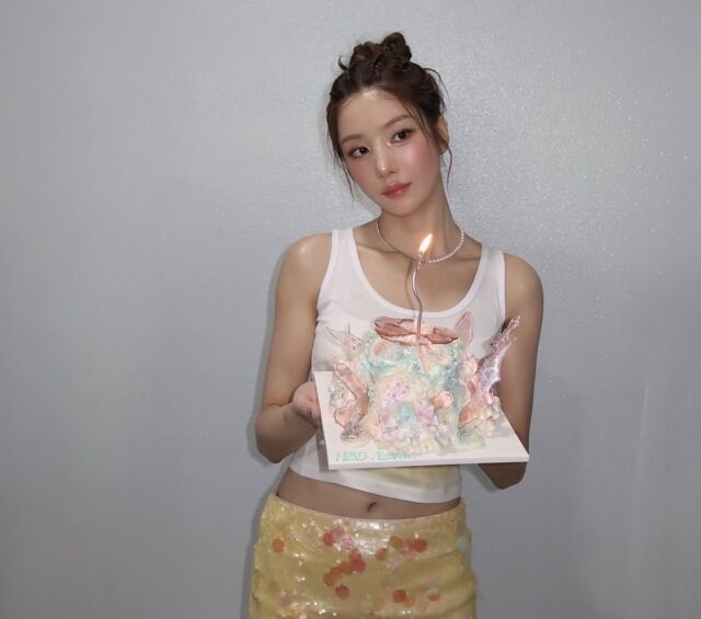 クォン・ウンビ、顔が一体どれだけ小さいの？驚異の小顔にファン絶賛