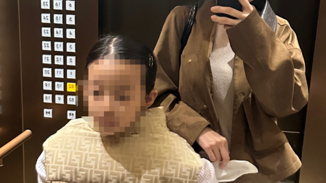 俳優チョン・ジュノの娘ユダムちゃん、愛用する高級キッズブランドが話題に