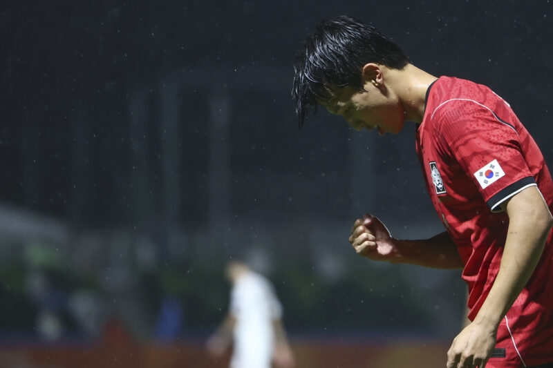 韓国サッカーに感動！金メダリストのオム・ジソンが人種差別被害、クラブ・監督・ファンが「我々はジソンと共に立つ」と団結