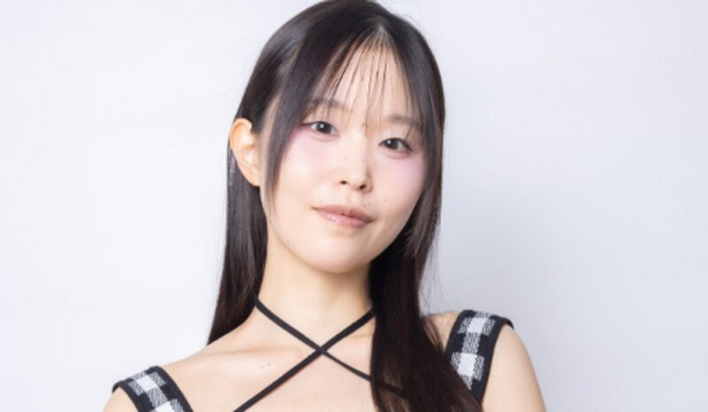 リサ、人妻に…電撃「結婚」発表→婚姻届提出完了「女優活動を積極的に行う」