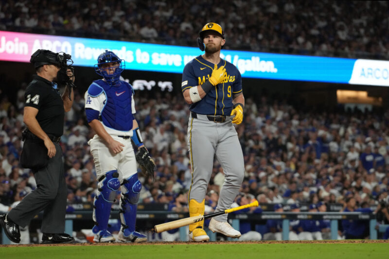 ミルウォーキーがNLCS第3戦でドジャースを撃破 11球の粘りから決めた劇的逆転弾でWS王手