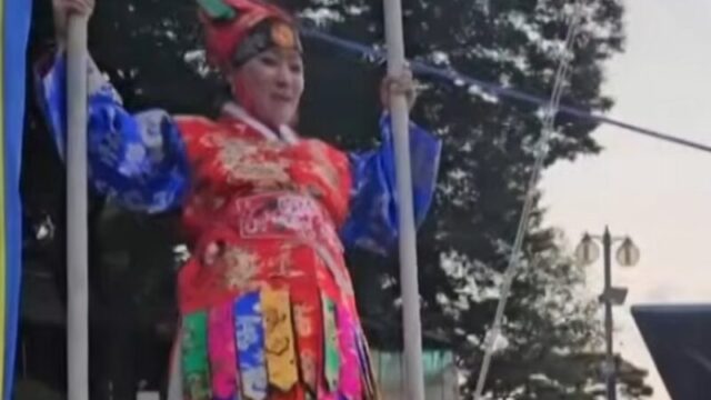 巫俗人として生きる歌手ファン・チャンヒ、10年の家出と再婚の過去を告白