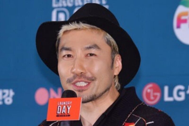 ノ・ホンチョル、新たな恋人公開…お相手は歌手♥