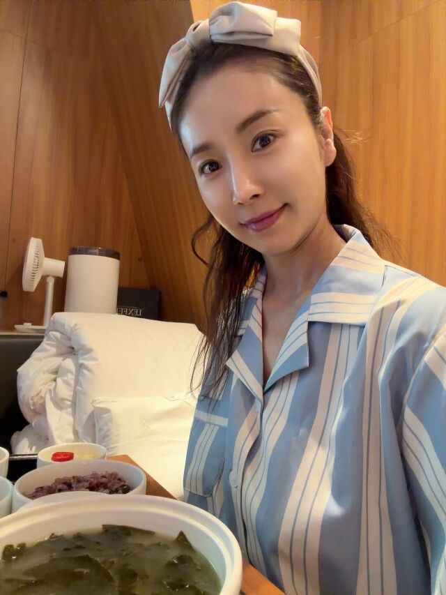 47歳で出産のハン・ダガム、高級産後ケア施設での生活を公開…トップ女優御用達のサービスとは