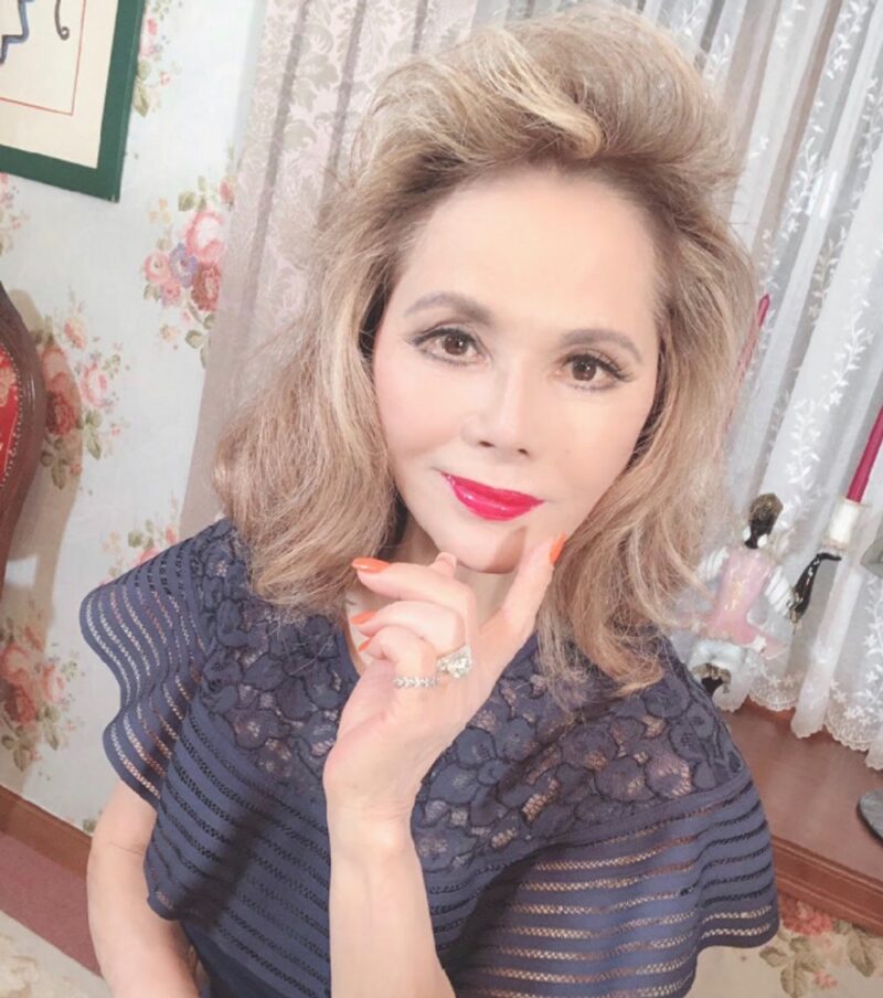 「元大統領夫人」女優、秘書・マネージャーへの「暴行容疑」で起訴→罰金刑を宣告…法廷で騒動も