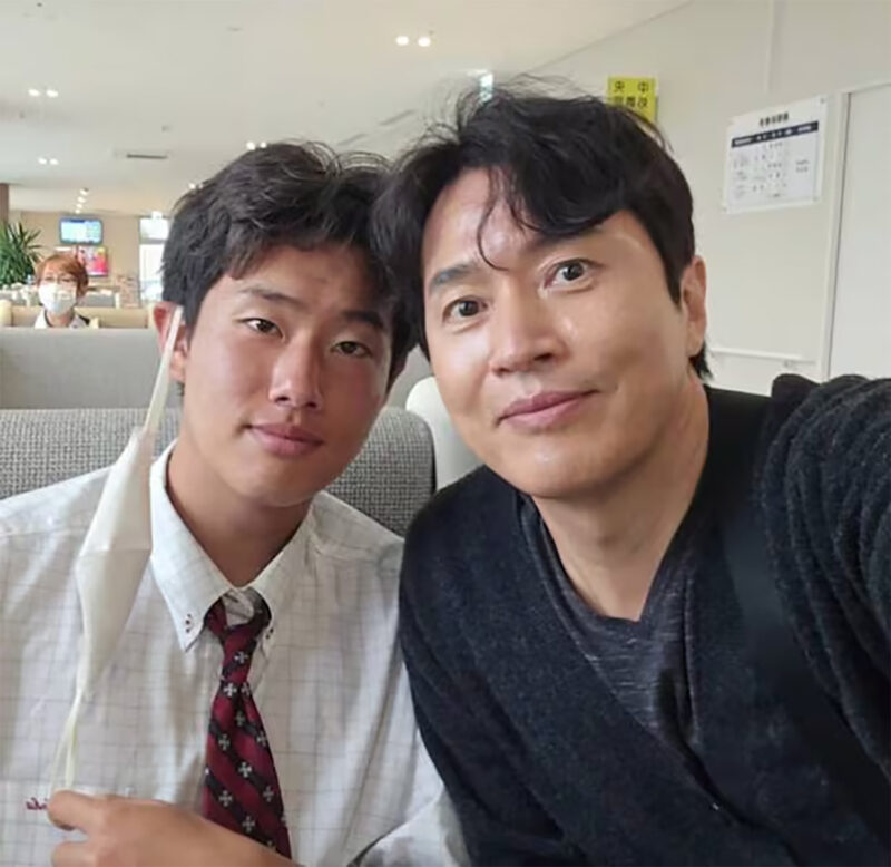 日章旗を掲げ 日本代表になった韓国人歌手の次男の衝撃的な近況