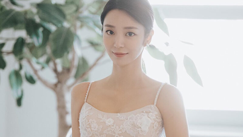 アルバイト代を要求しに行ったのに、あまりにも可爱かったため気づいたら芸能人になっていたバイト生