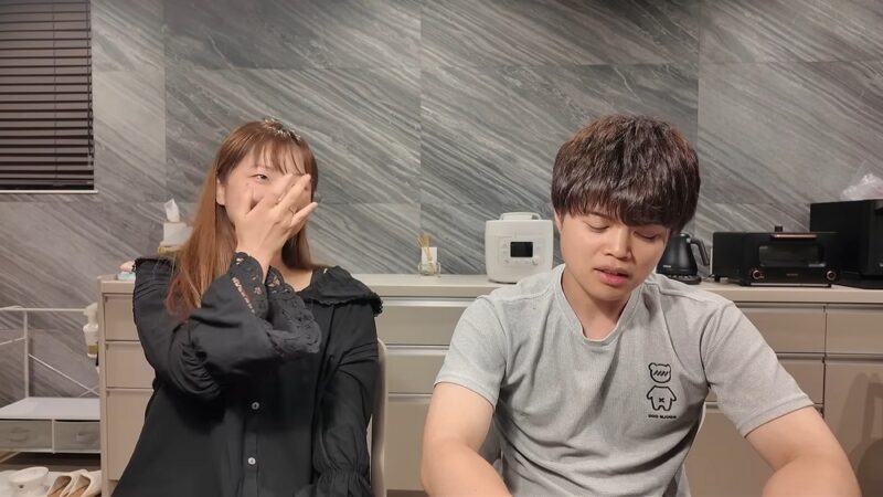전 재산 잃고 통곡…’57만’ 유튜버 부부, ‘경찰 사칭’ 보이스피싱→”다 뺏겼다” 