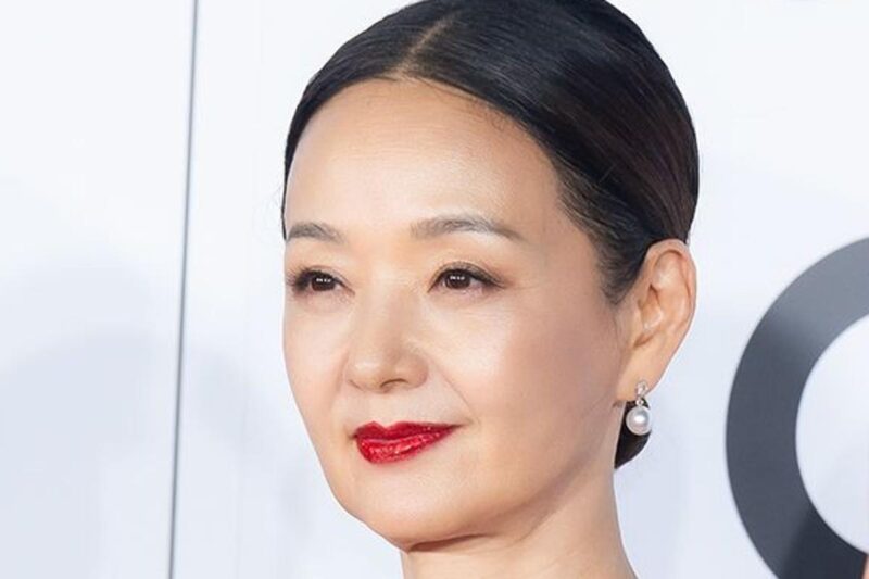 ペ・ジョンオク、血まみれで発見…一体何が?(『完璧な家族』)