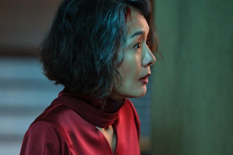 ペ・ジョンオク、血まみれで発見…一体何が？（『完璧な家族』）