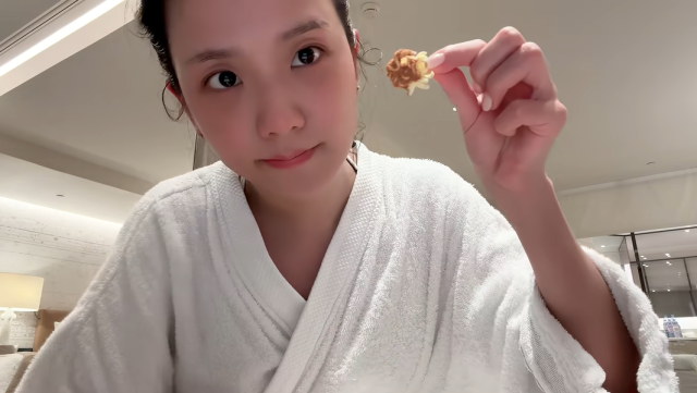 BLACKPINK ジス、ディオールショー前日にラーメンを食べても…むくみゼロの美貌