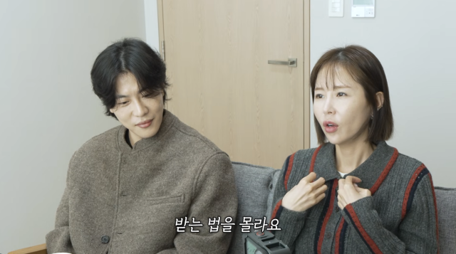 シンジ、夫ムンウォンからの高級バッグに複雑な心境…結婚5ヶ月で夫婦相談を決意した理由