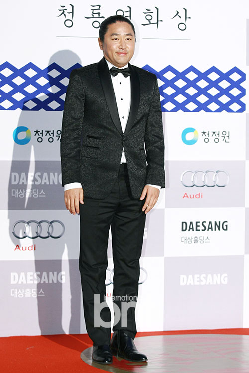 『鳴梁』キム・ハンミン監督と名唱イ・ソヨンが結婚へ、韓国映画界の巨匠と伝統音楽家の新たな門出