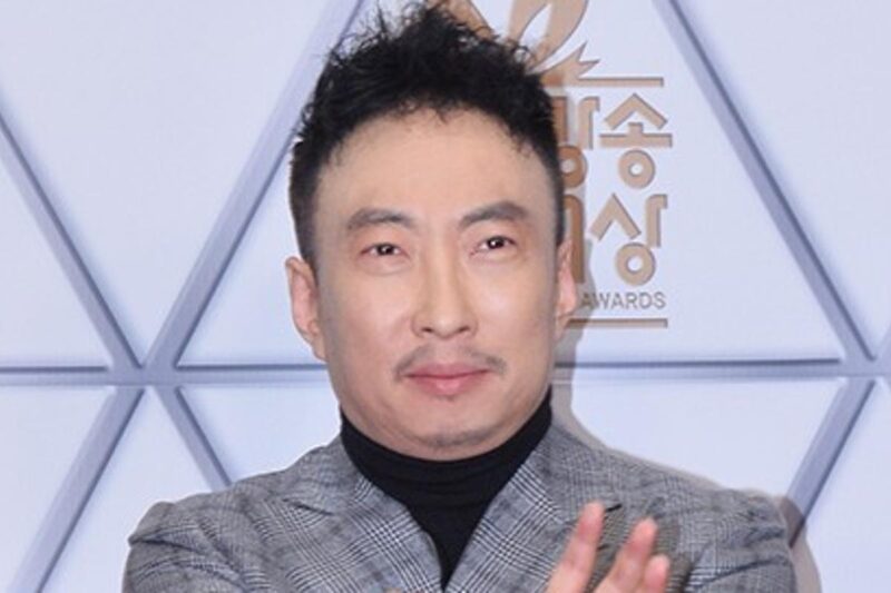 パク・ミョンス、まさかの暴走…遅れて伝わった衝撃のニュース
