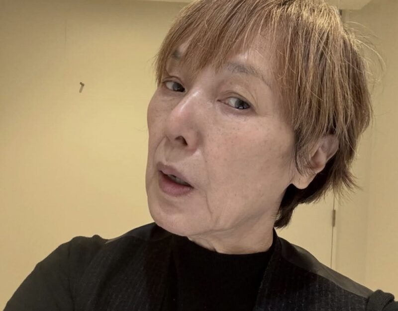 ついに完治…75歳女優、リンパ腫ステージ4の夫が完治「ただ感謝」