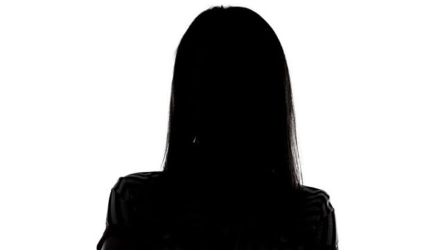 海岸で女性の遺体発見…防犯カメラ映像を公開