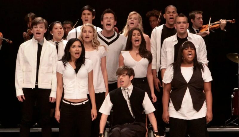 伝説のドラマ『Glee』リブート決定も「呪い」の噂再燃―主演俳優の悲劇とファンの複雑な心境